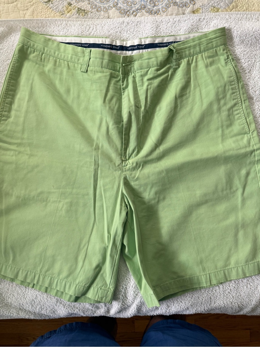 Vineyard Vines Men’s Light Green Flat-Front Shorts